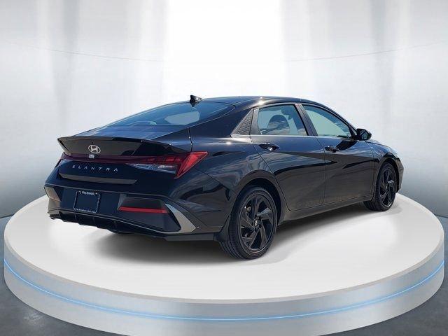 Hyundai Elantra Sel Sport Fwd 4D Sedan - Thumbnail 5