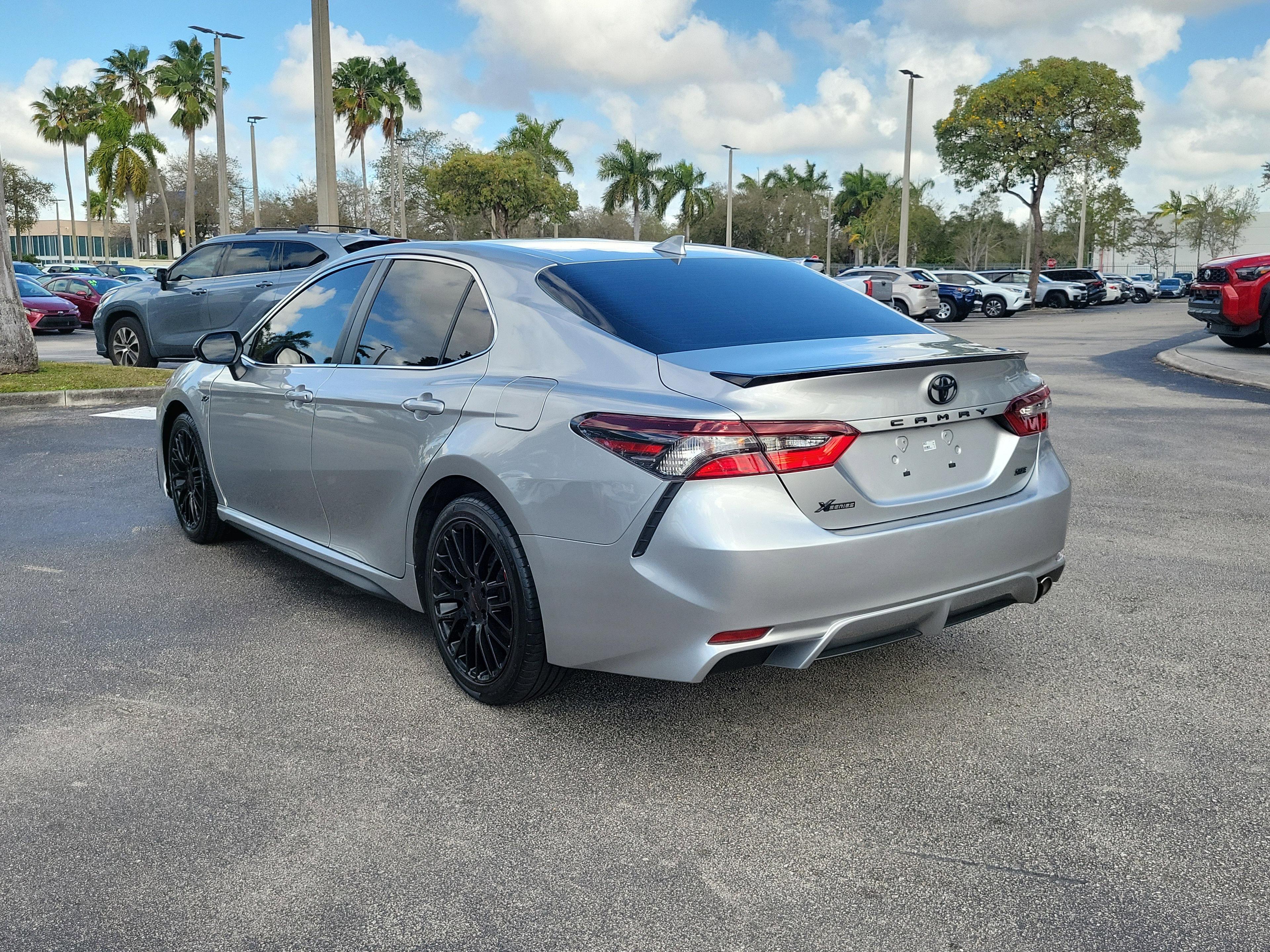 Toyota Camry Se Fwd - Thumbnail 7
