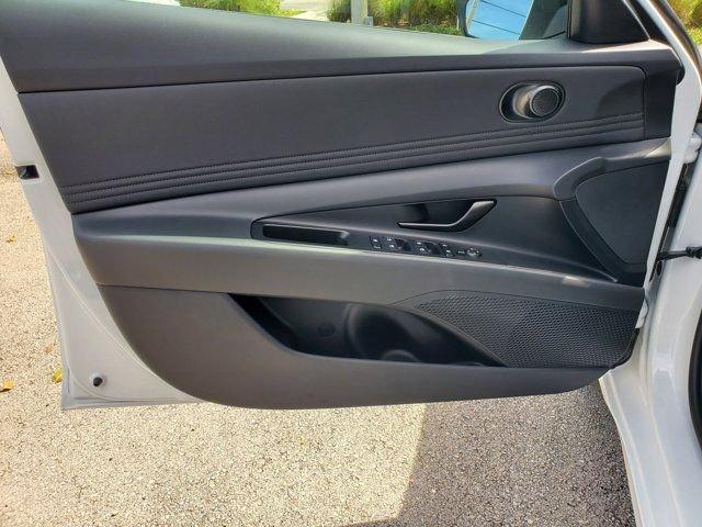 Hyundai Elantra Sel Sport Fwd 4D Sedan - Thumbnail 13