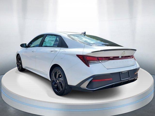 Hyundai Elantra Sel Sport Fwd 4D Sedan - Thumbnail 4