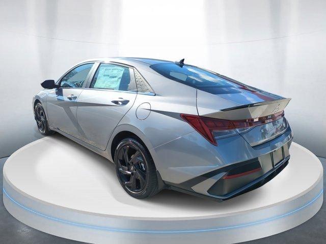 Hyundai Elantra Sel Sport Premium Fwd 4D Sedan - Thumbnail 4