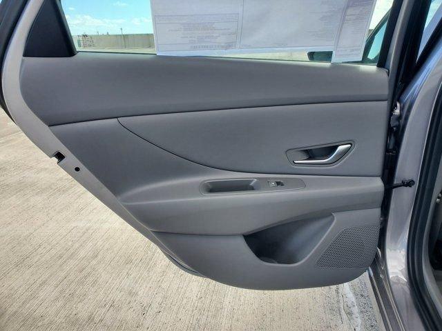 Hyundai Elantra Sel Sport Premium Fwd 4D Sedan - Thumbnail 9