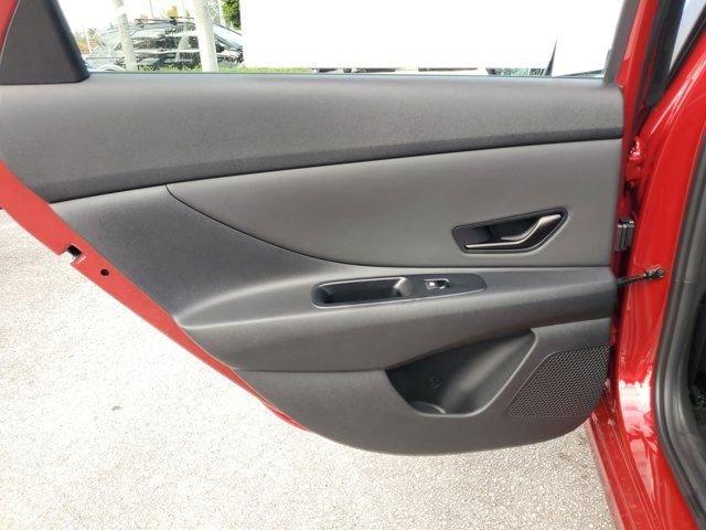 Hyundai Elantra Sel Sport Premium Fwd 4D Sedan - Thumbnail 9