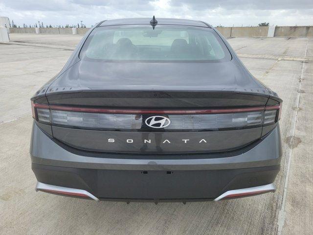 Hyundai Sonata Se Fwd 4D Sedan - Thumbnail 6