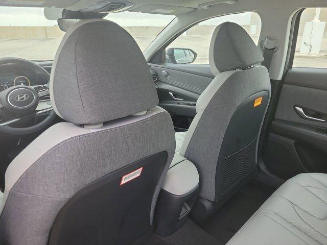 Hyundai Elantra Limited Fwd 4D Sedan - Thumbnail 11