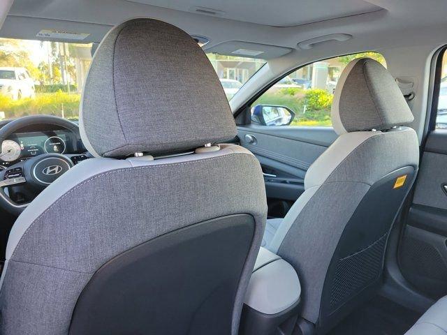 Hyundai Elantra Limited Fwd 4D Sedan - Thumbnail 11