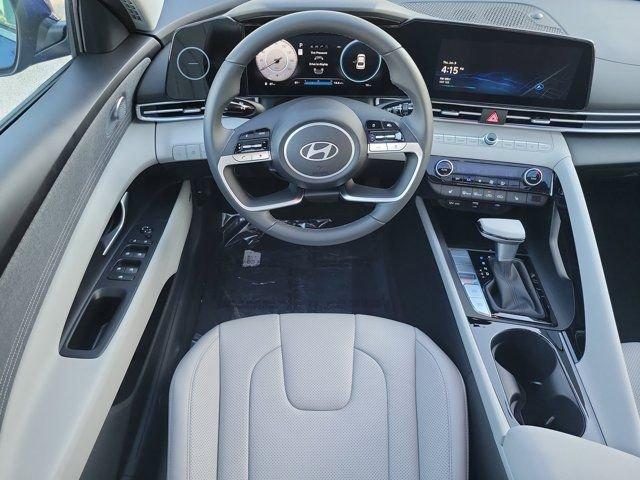 Hyundai Elantra Limited Fwd 4D Sedan - Thumbnail 15