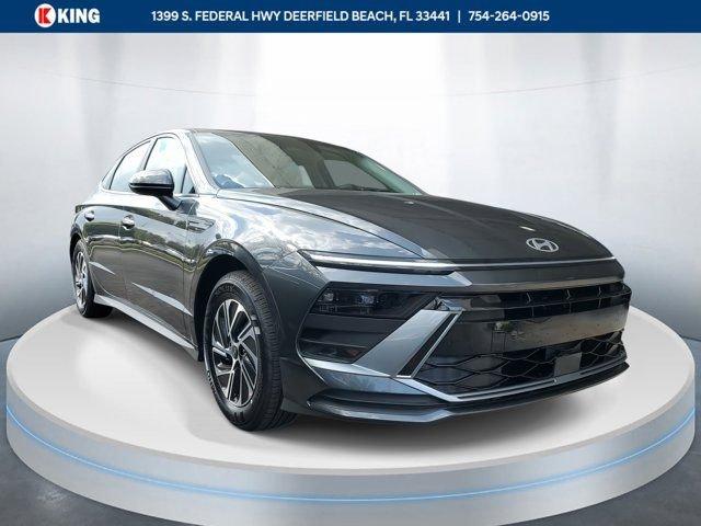 Hyundai Sonata Hybrid Blue Fwd 4D Sedan - View 1