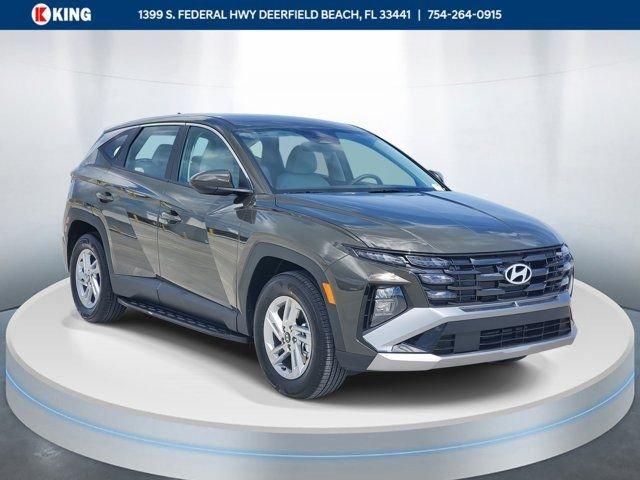 Hyundai Tucson Se Fwd Fwd 4D Sport Utility - Thumbnail 2