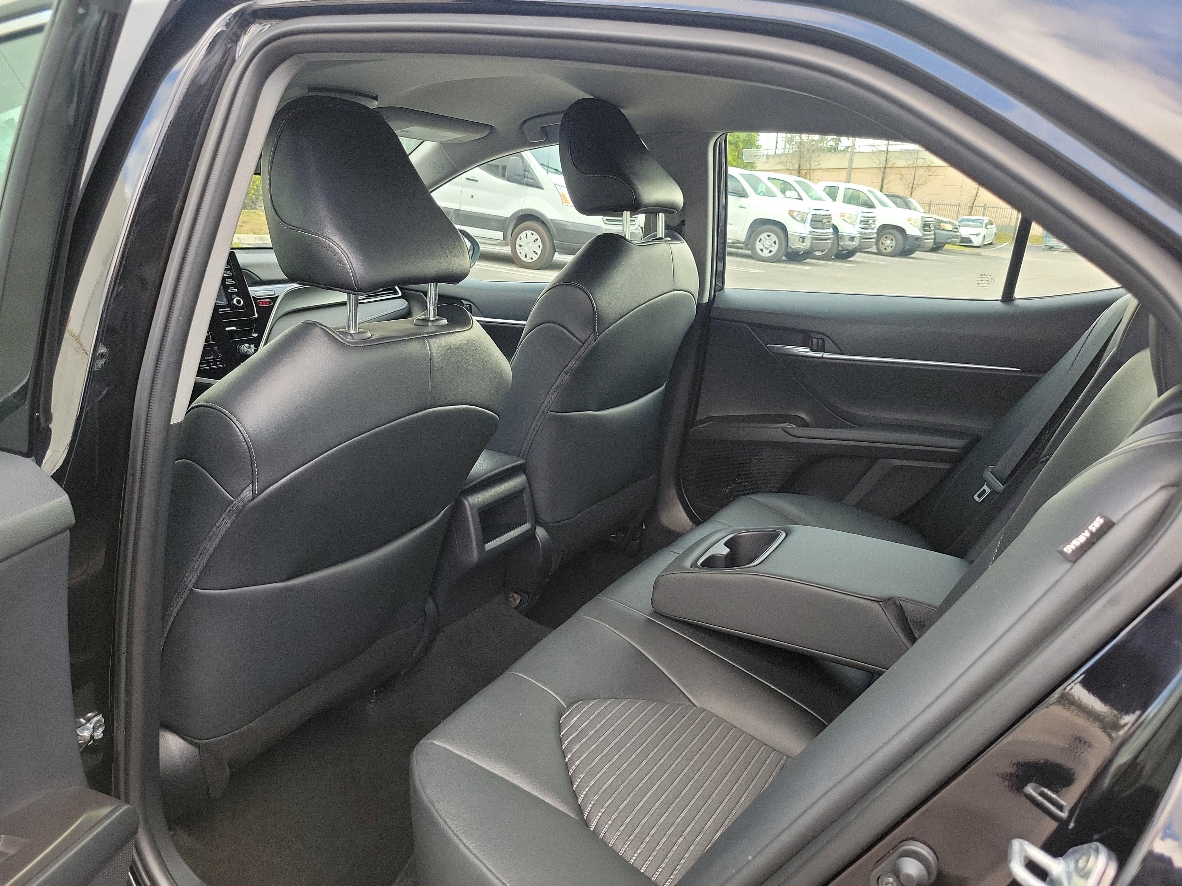 Toyota Camry Se Fwd - Thumbnail 9