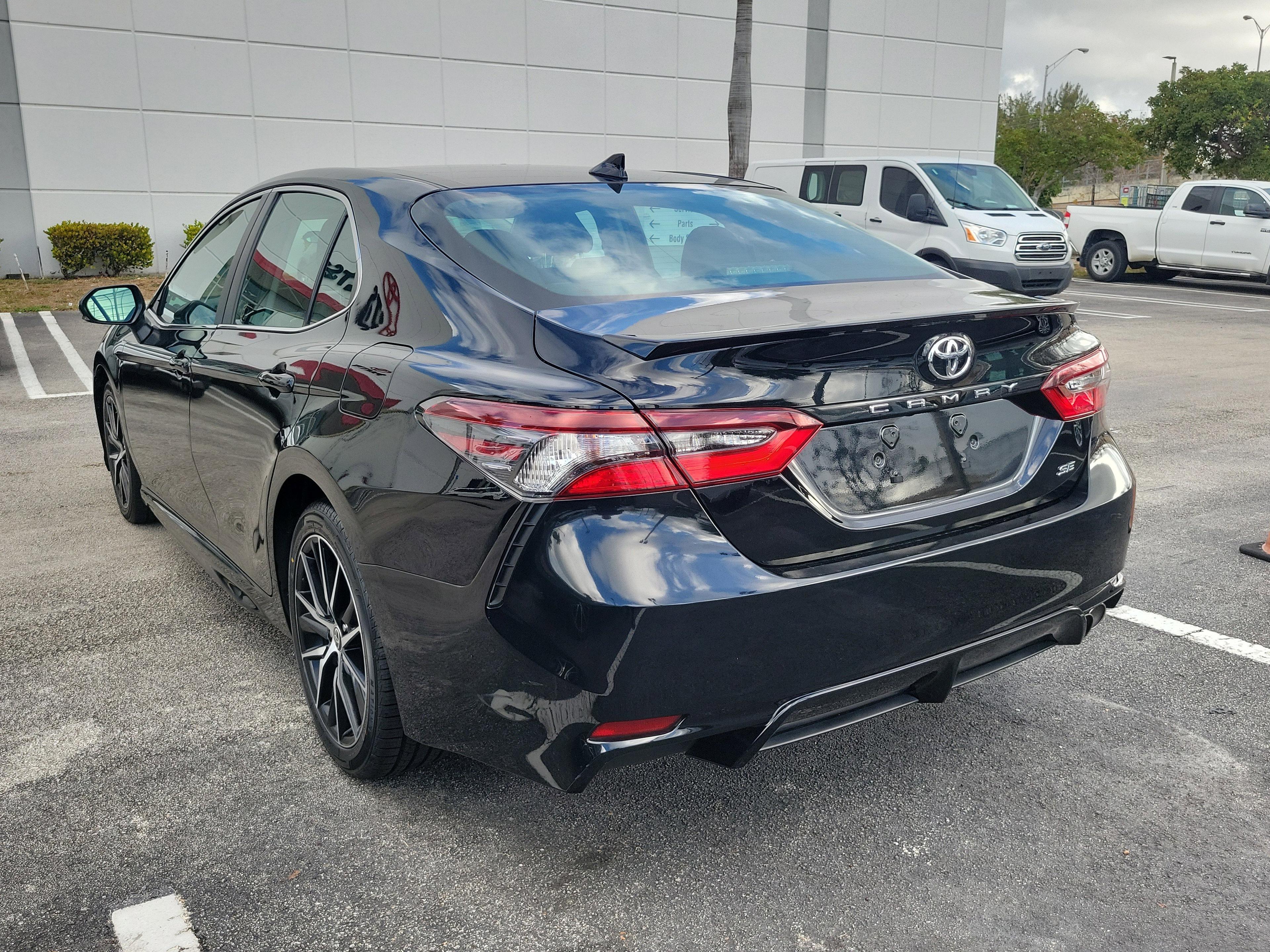Toyota Camry Se Fwd - Thumbnail 7
