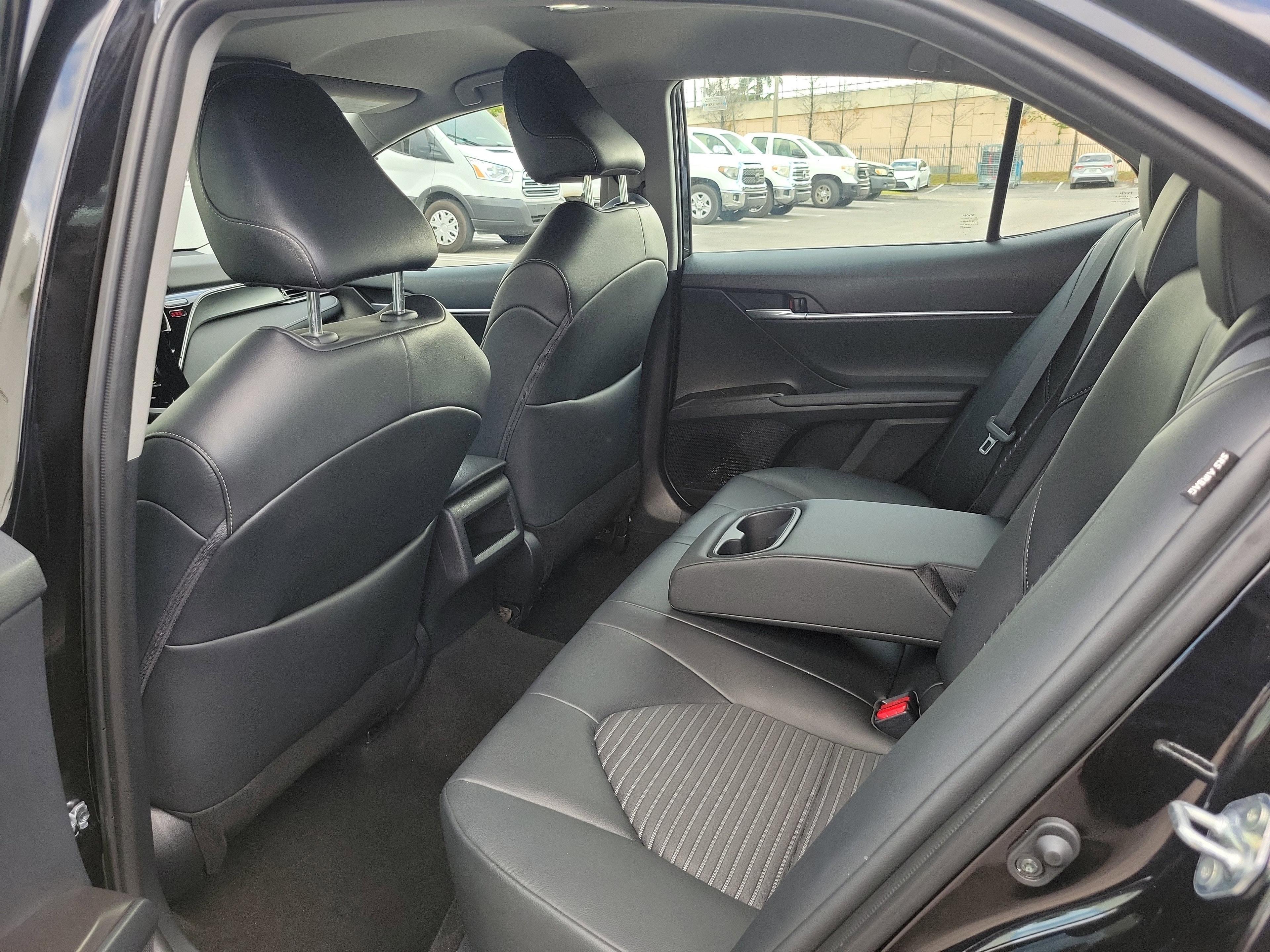 Toyota Camry Se Fwd - Thumbnail 10