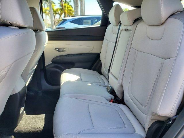 Hyundai Tucson Se Fwd Fwd 4D Sport Utility - Thumbnail 8