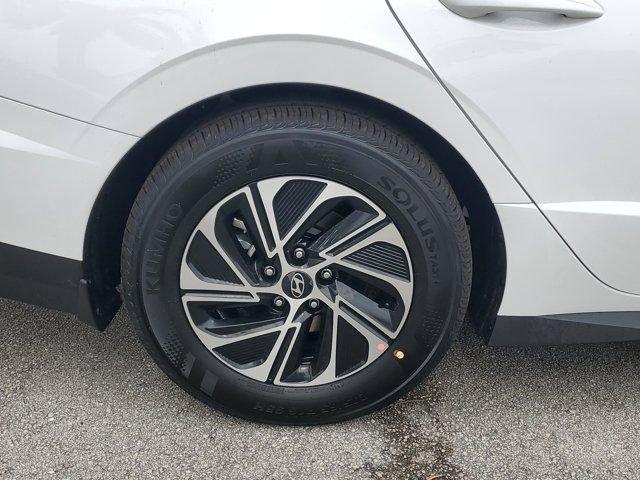 Hyundai Sonata Hybrid Blue Fwd 4D Sedan - Thumbnail 6