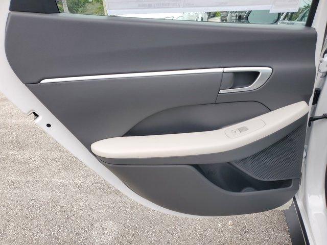 Hyundai Sonata Hybrid Blue Fwd 4D Sedan - Thumbnail 10