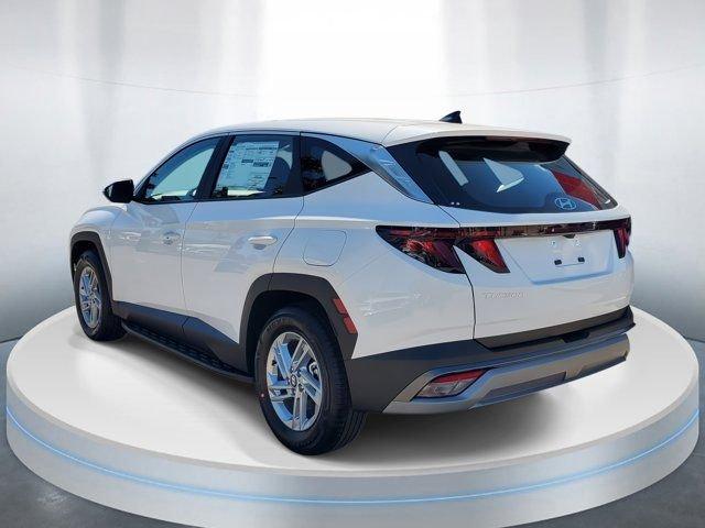 Hyundai Tucson Se Fwd Fwd 4D Sport Utility - Thumbnail 4