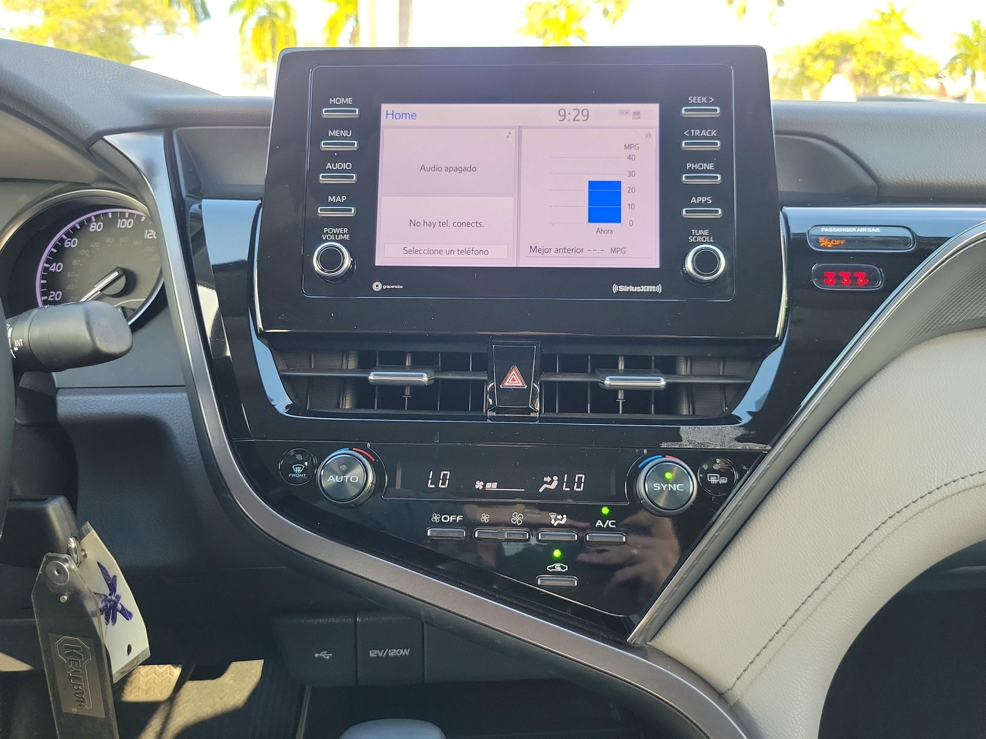 Toyota Camry Se Fwd - Thumbnail 19