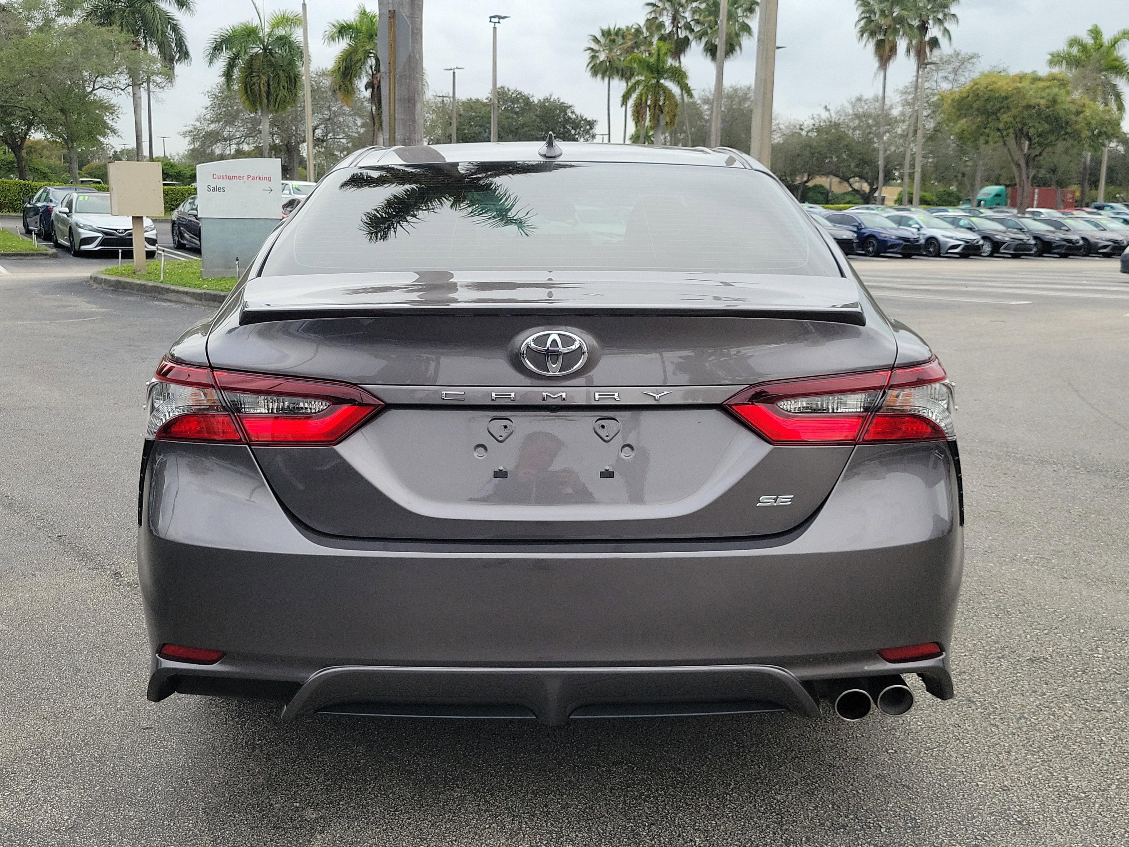 Toyota Camry Se Fwd - Thumbnail 6