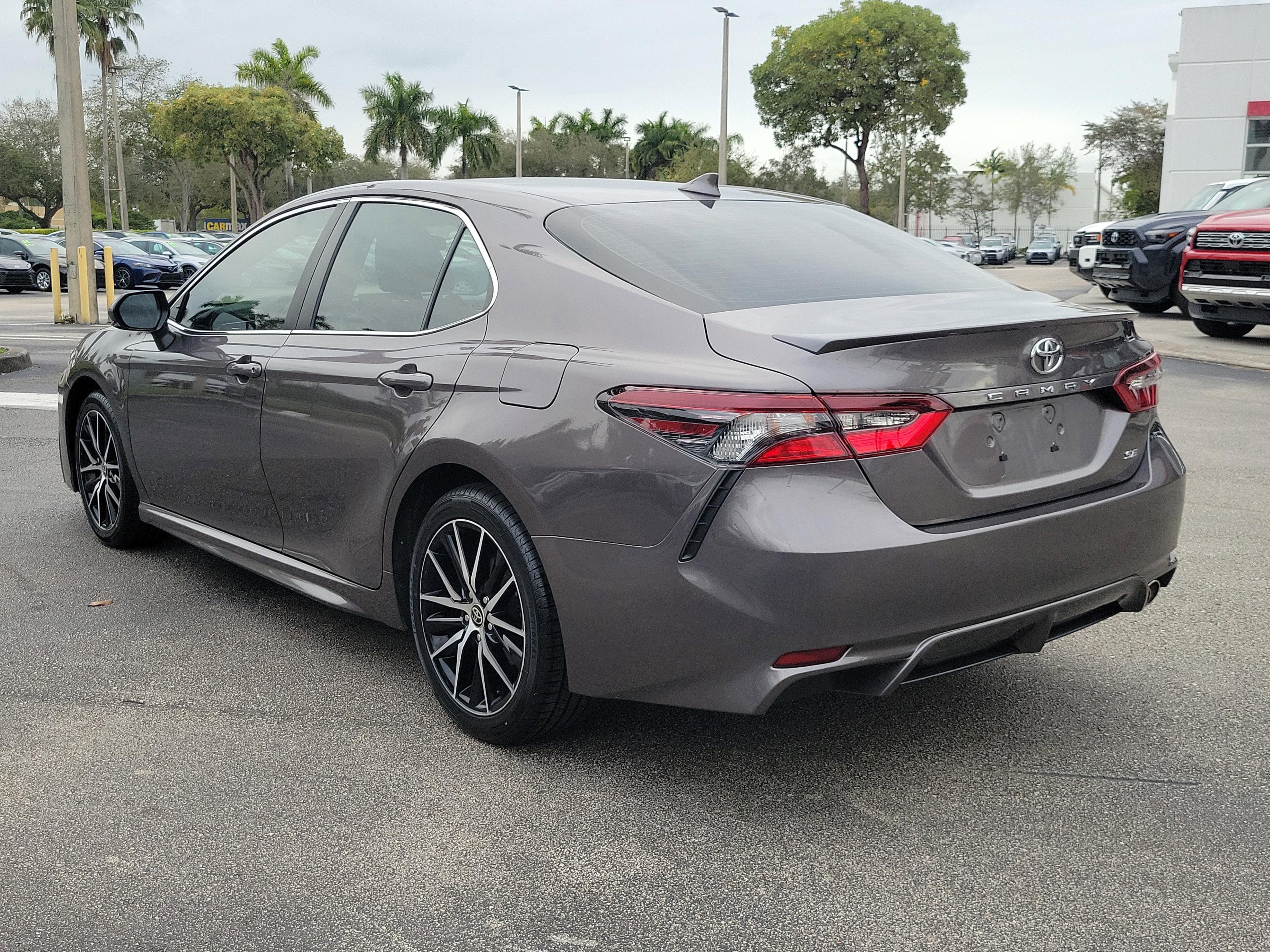 Toyota Camry Se Fwd - Thumbnail 7