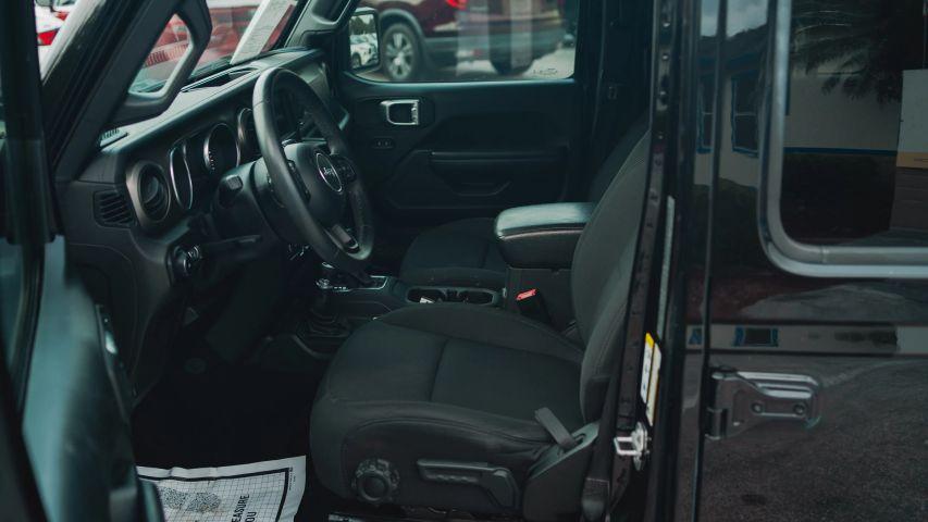 Jeep Wrangler Unlimited For Sale In Kissimmee, Fl | Auto Exchange Of Central Florida Llc - Thumbnail 4