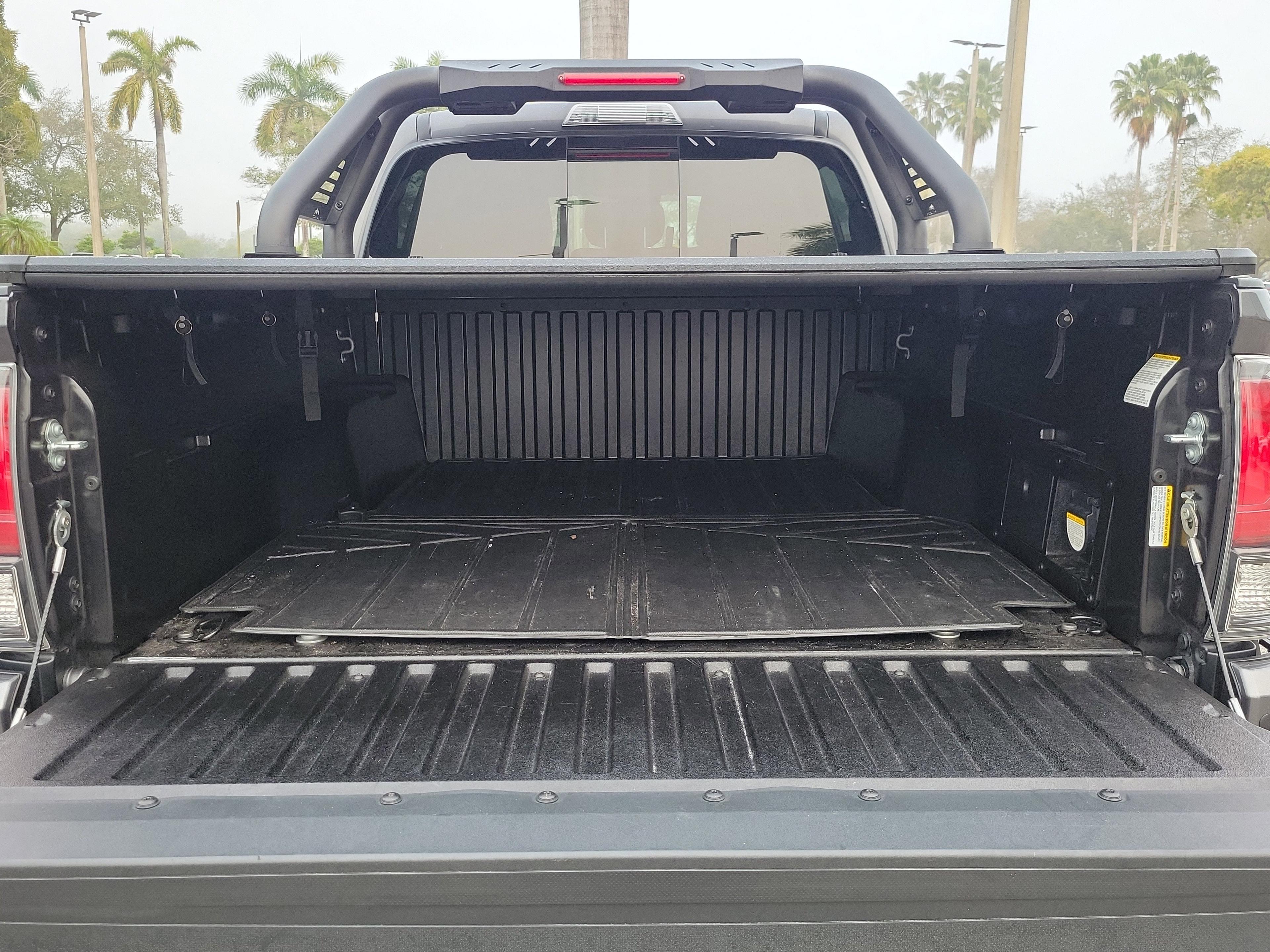 Toyota Tacoma 4Wd Sr5 4Wd Crew Cab - Thumbnail 9