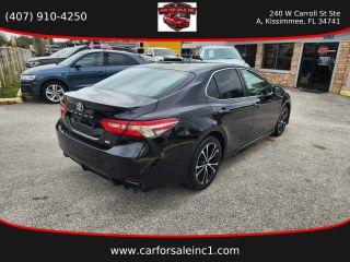 Toyota Camry - Thumbnail 10