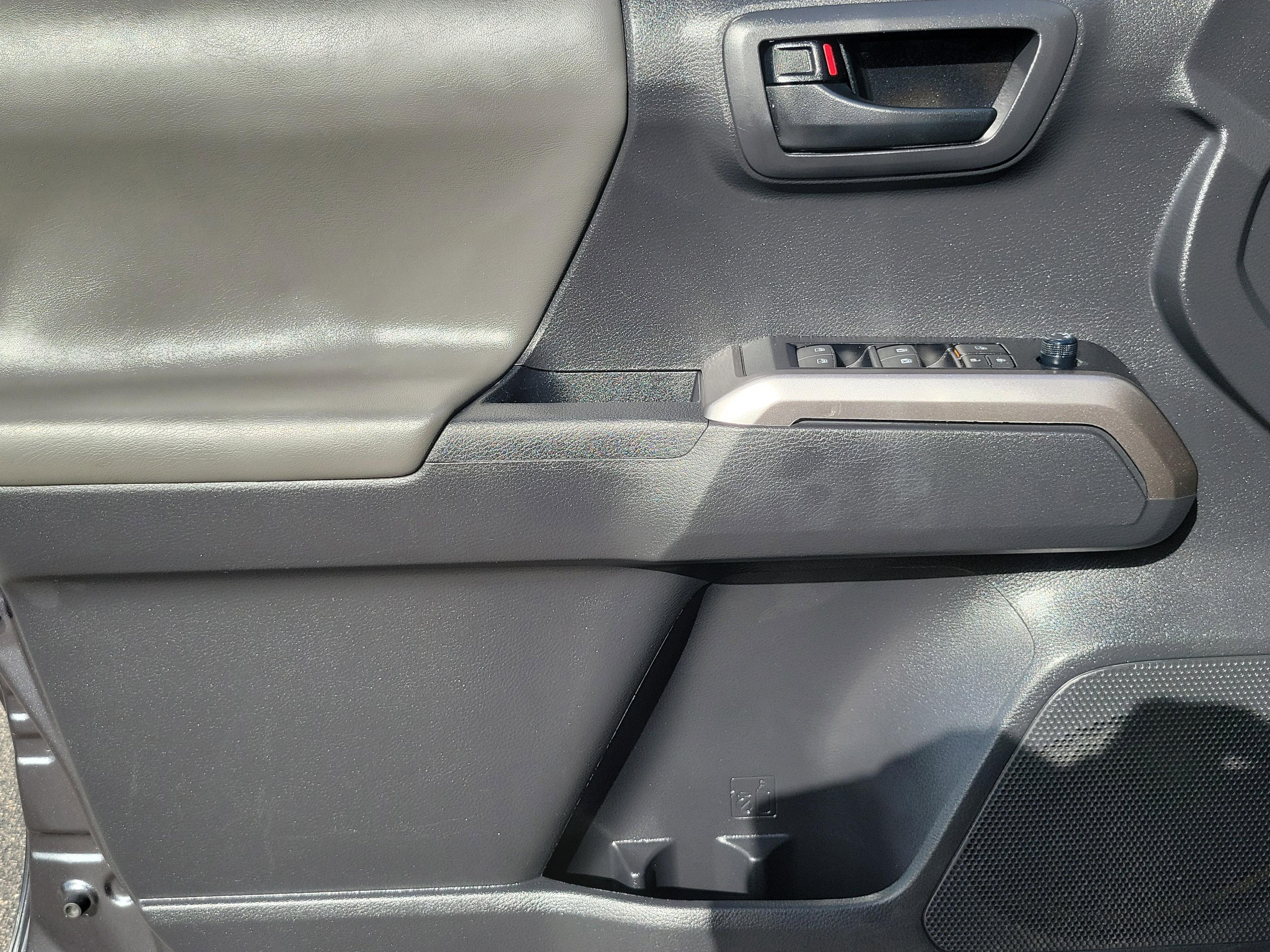 Toyota Tacoma 4Wd Sr5 4Wd Crew Cab - Thumbnail 14