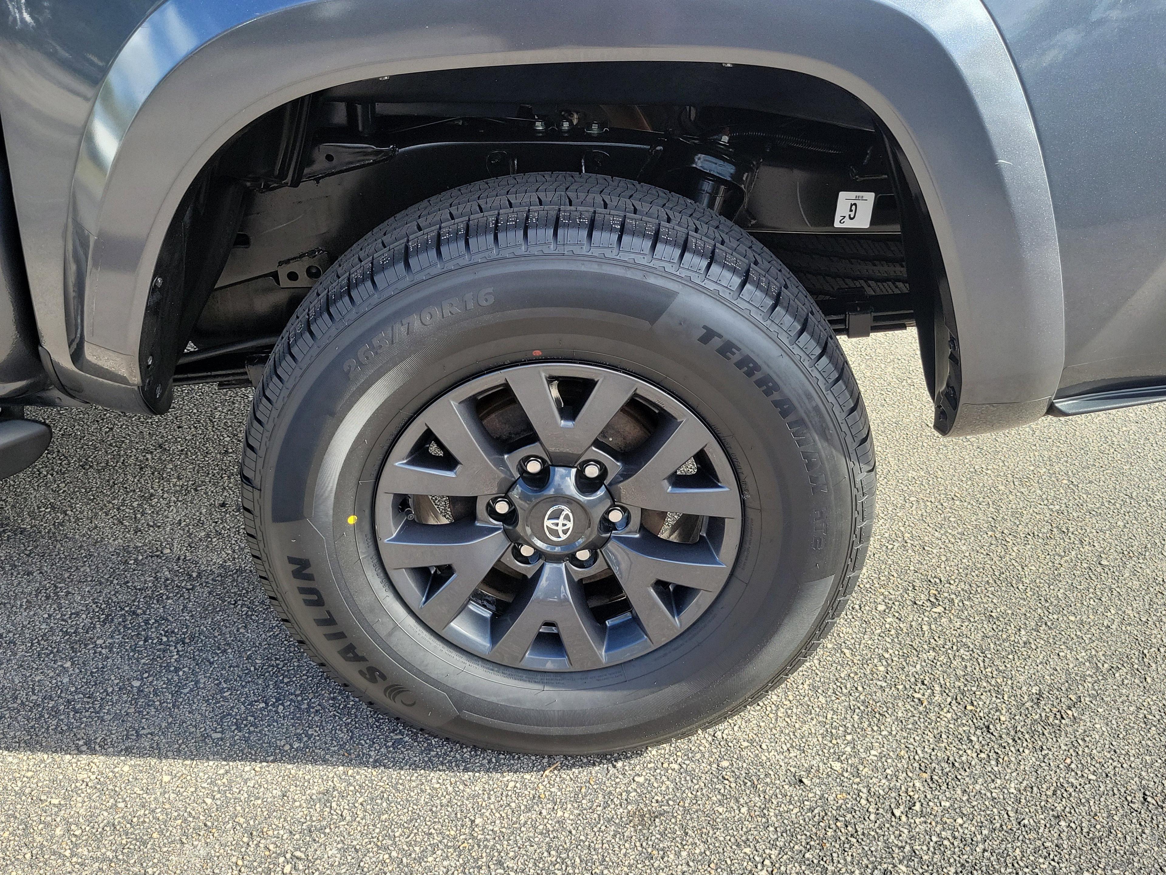 Toyota Tacoma 4Wd Sr5 4Wd Crew Cab - Thumbnail 10