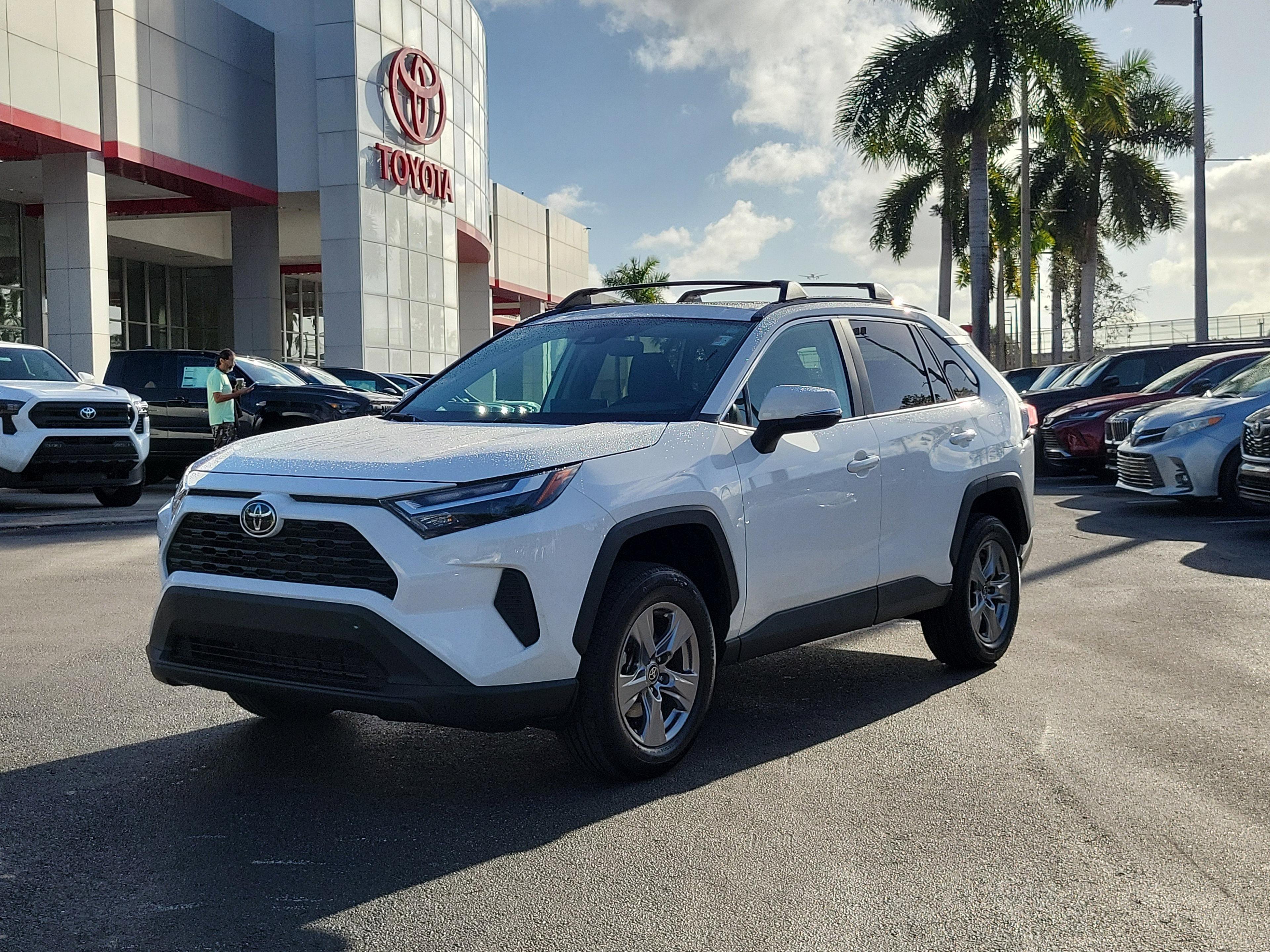 Toyota Rav4 Xle Fwd - Thumbnail 3