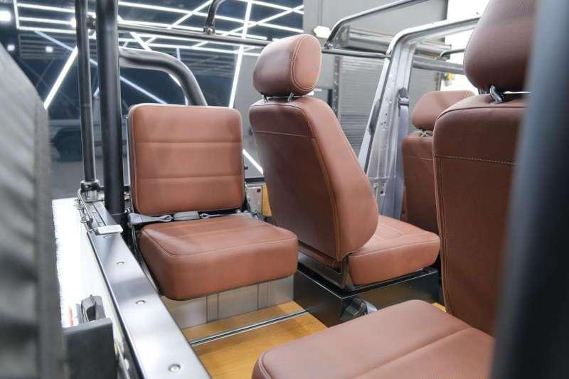 Mercedes-Benz 250Gd Wolf For Sale Near Miami - Thumbnail 4