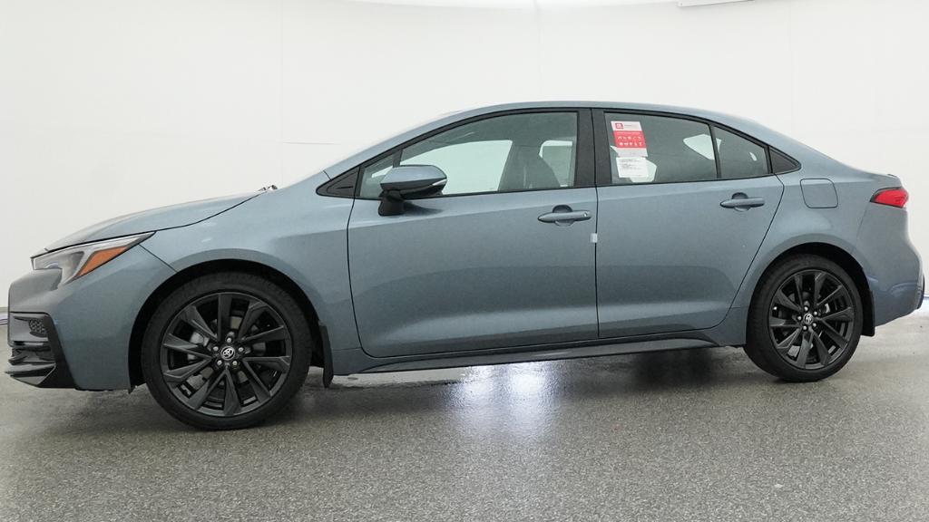 Toyota Corolla Se - Thumbnail 5