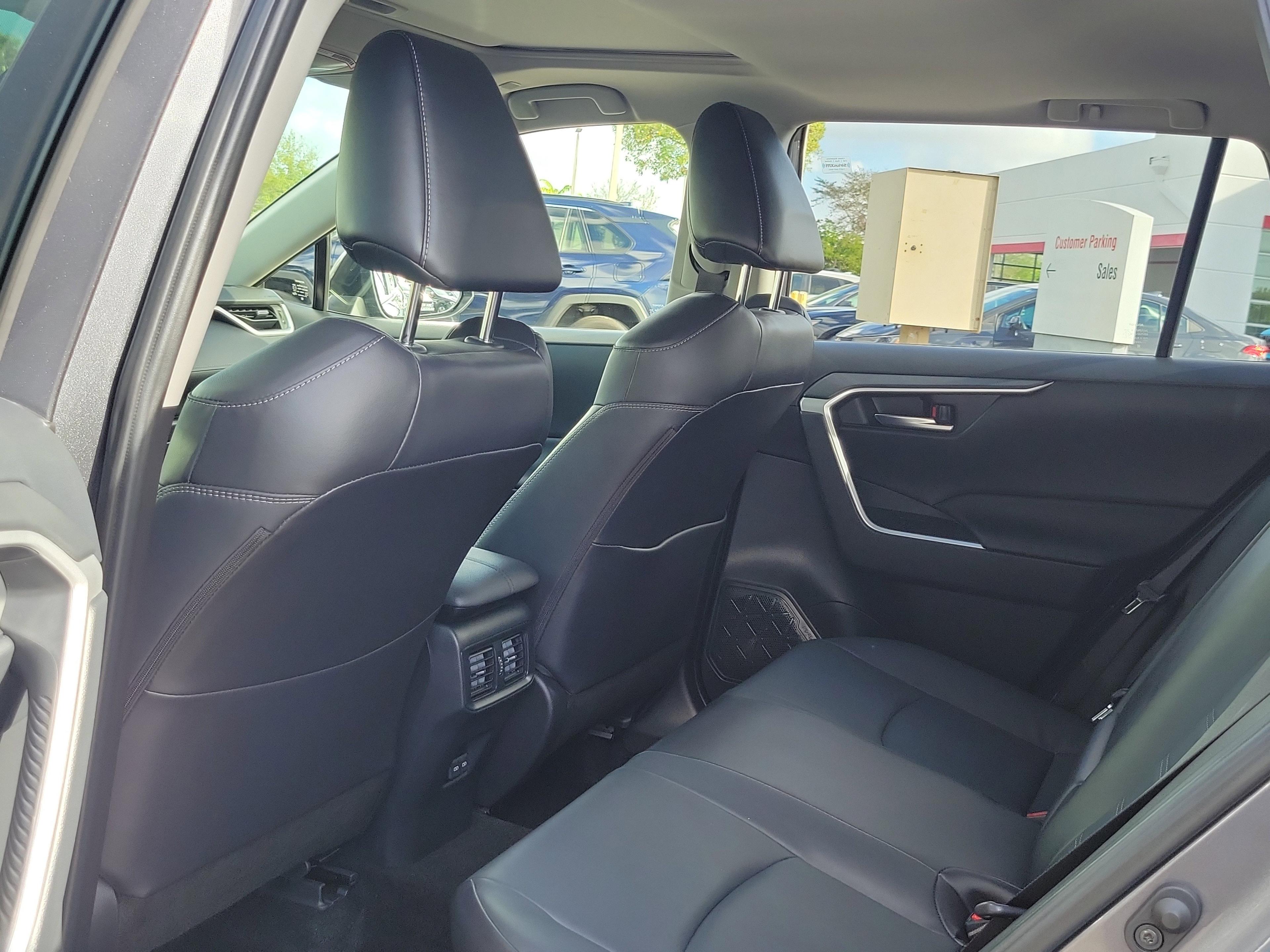 Toyota Rav4 Hybrid Xle Premium Awd - Thumbnail 10