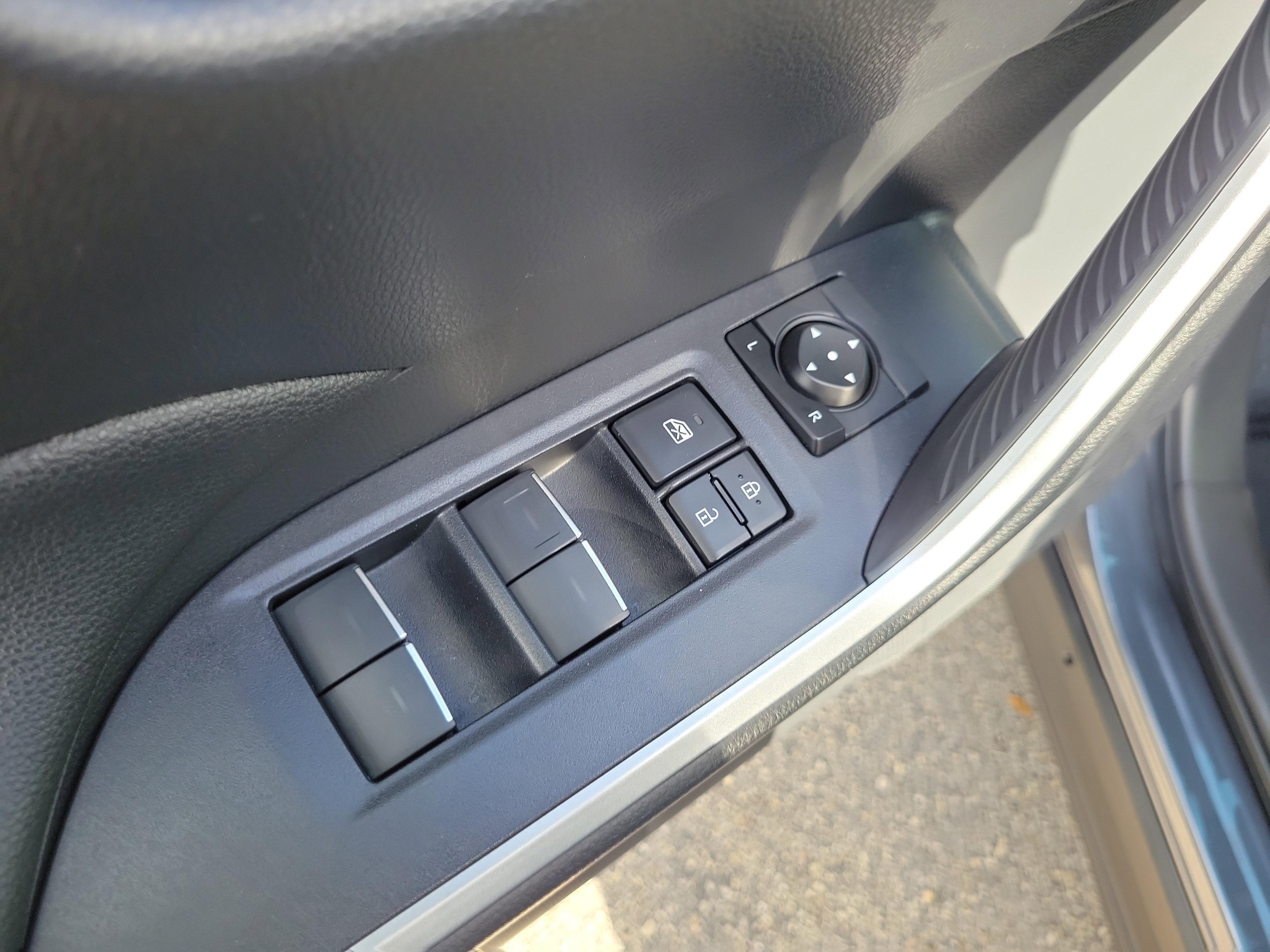 Toyota Rav4 Hybrid Xle Premium Awd - Thumbnail 14