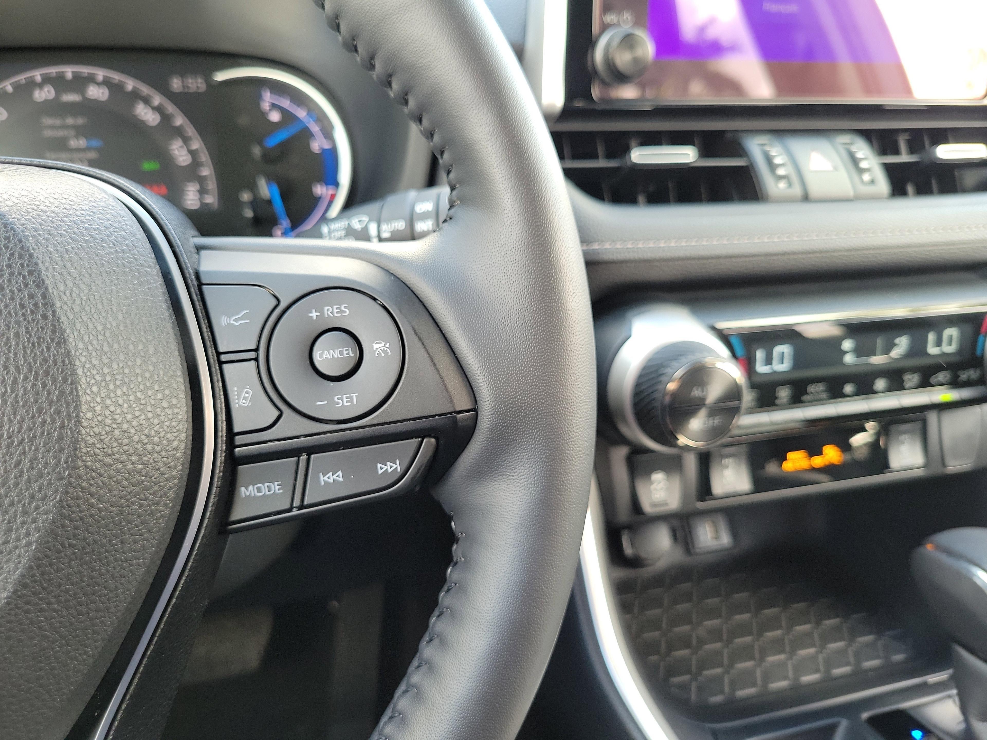 Toyota Rav4 Hybrid Xle Premium Awd - Thumbnail 17