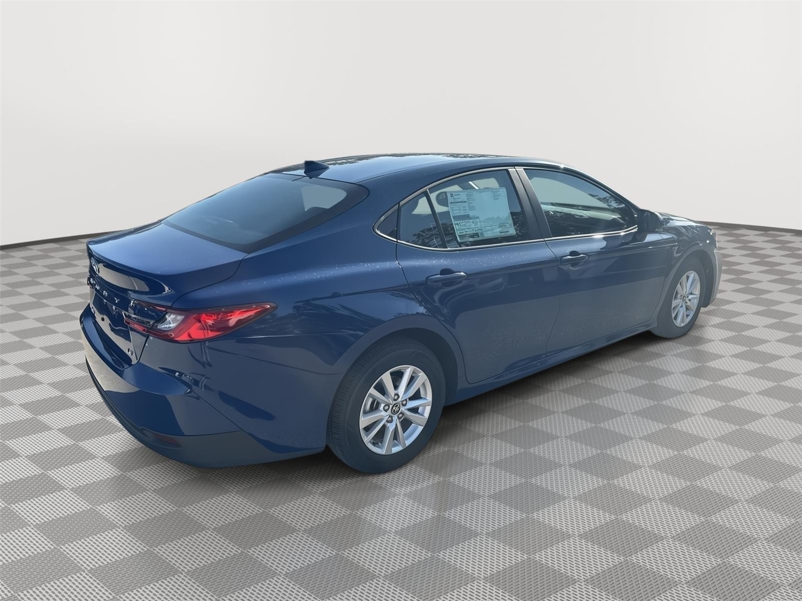 Toyota Camry Le - Thumbnail 5