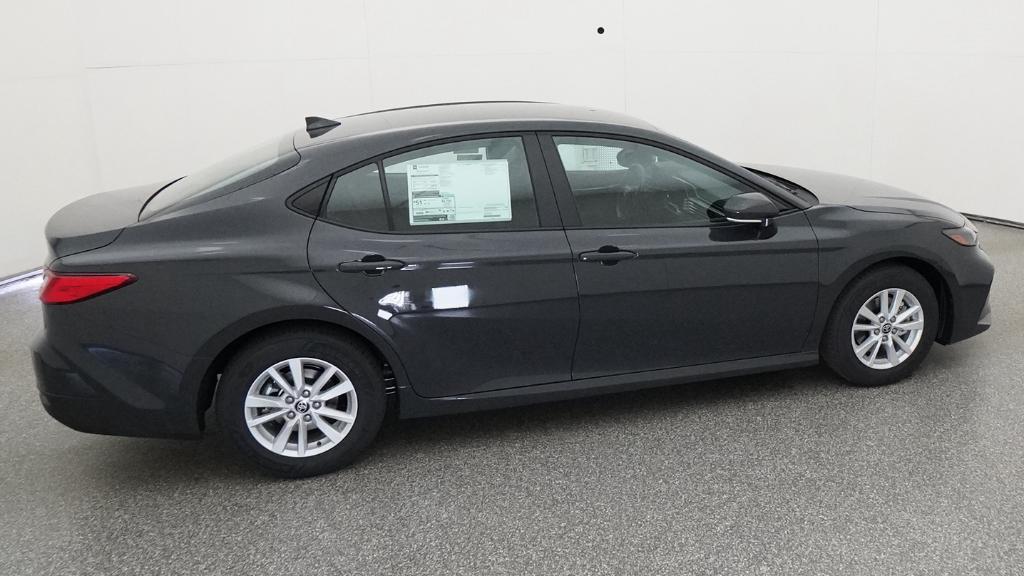 Toyota Camry Le - Thumbnail 12