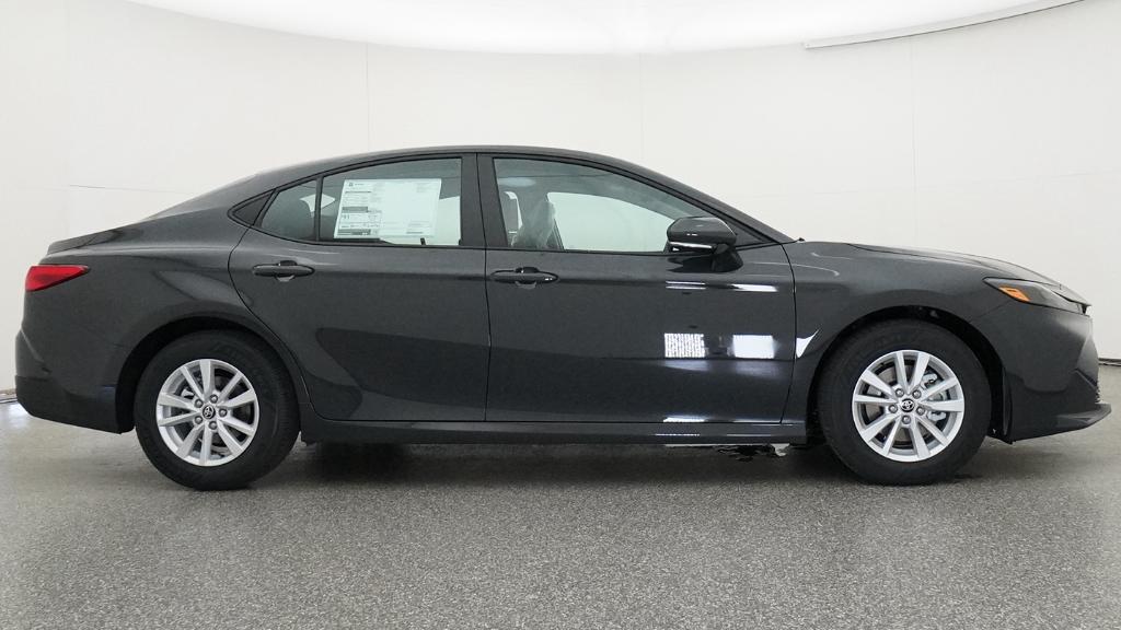 Toyota Camry Le - Thumbnail 7