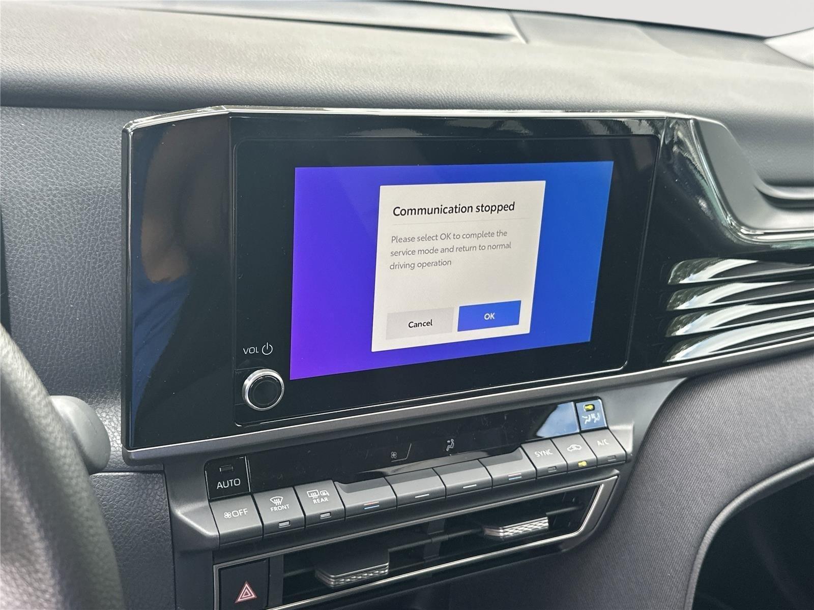 Toyota Camry Le Awd - Thumbnail 16