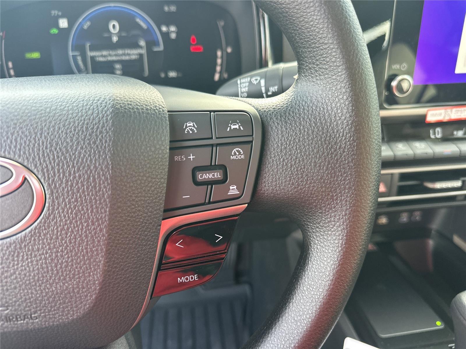 Toyota Camry Le - Thumbnail 11