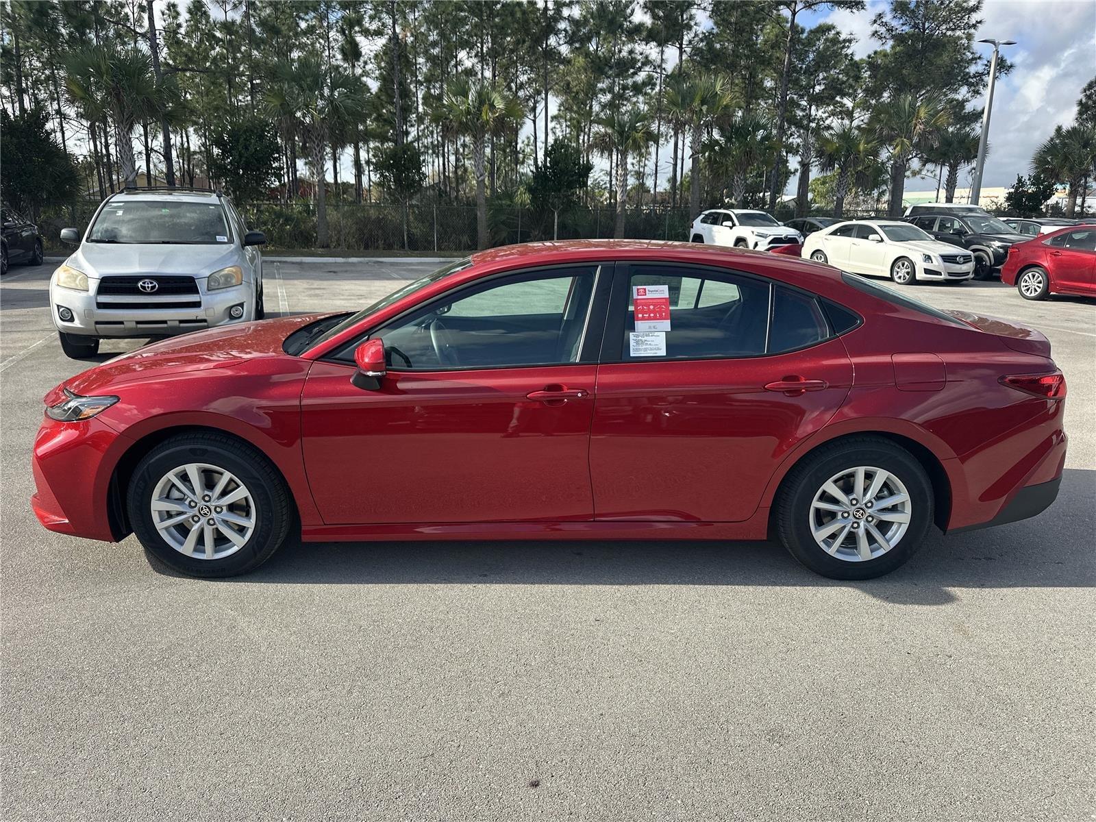 Toyota Camry Le - Thumbnail 7