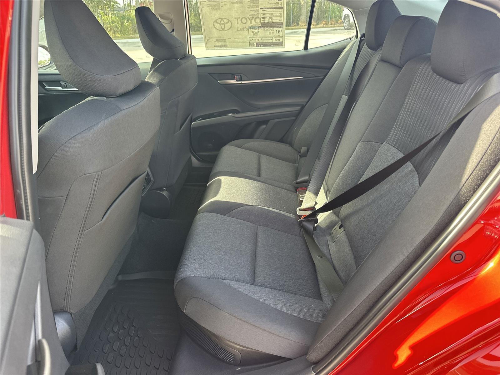 Toyota Camry Le - Thumbnail 20