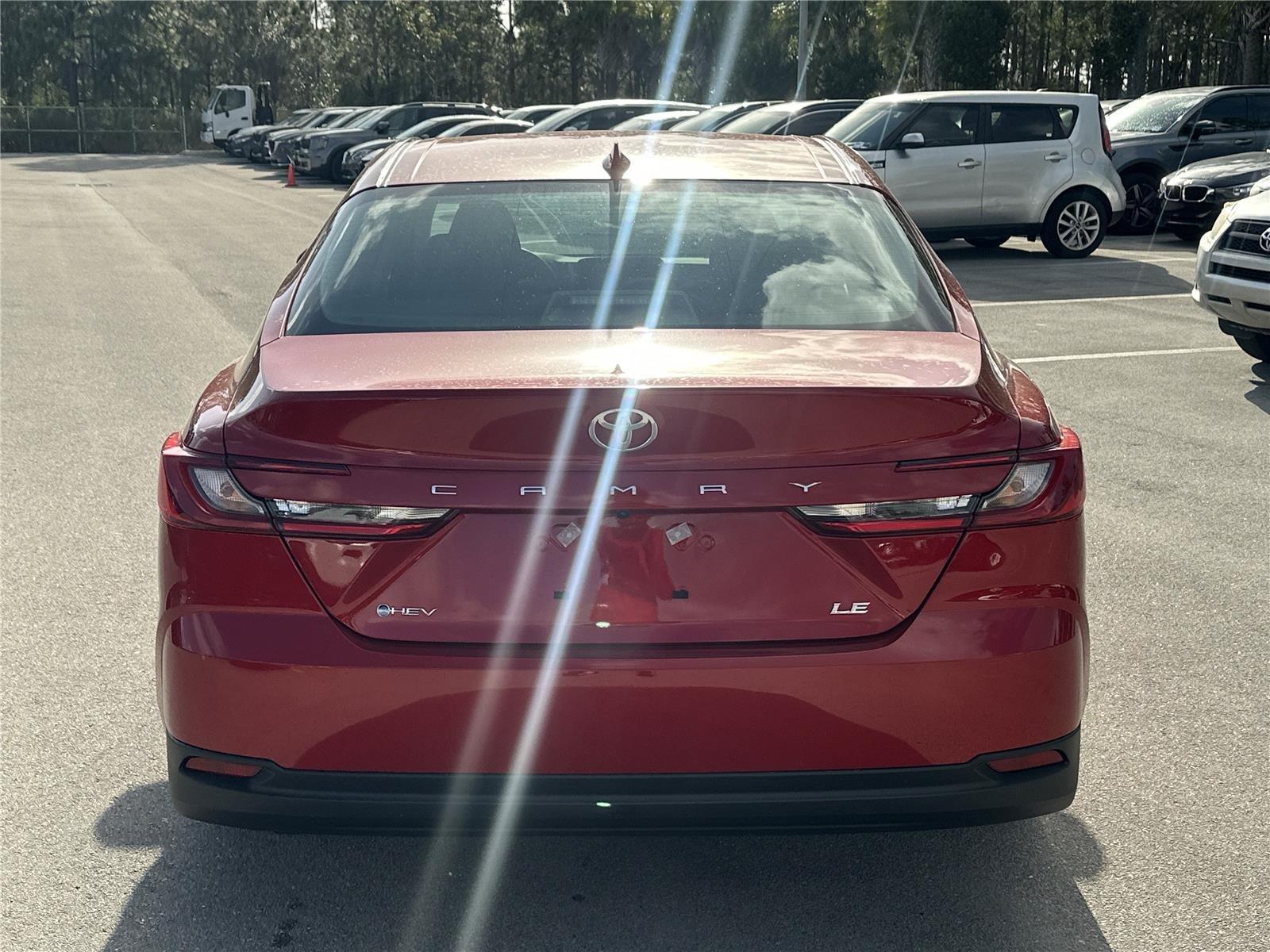 Toyota Camry Le - Thumbnail 6