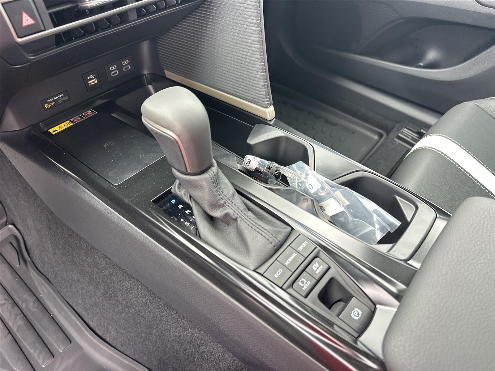 Toyota Camry Se - Thumbnail 14