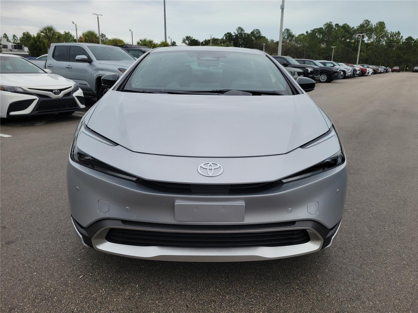 Toyota Prius Plug-In Hybrid Se - Thumbnail 2