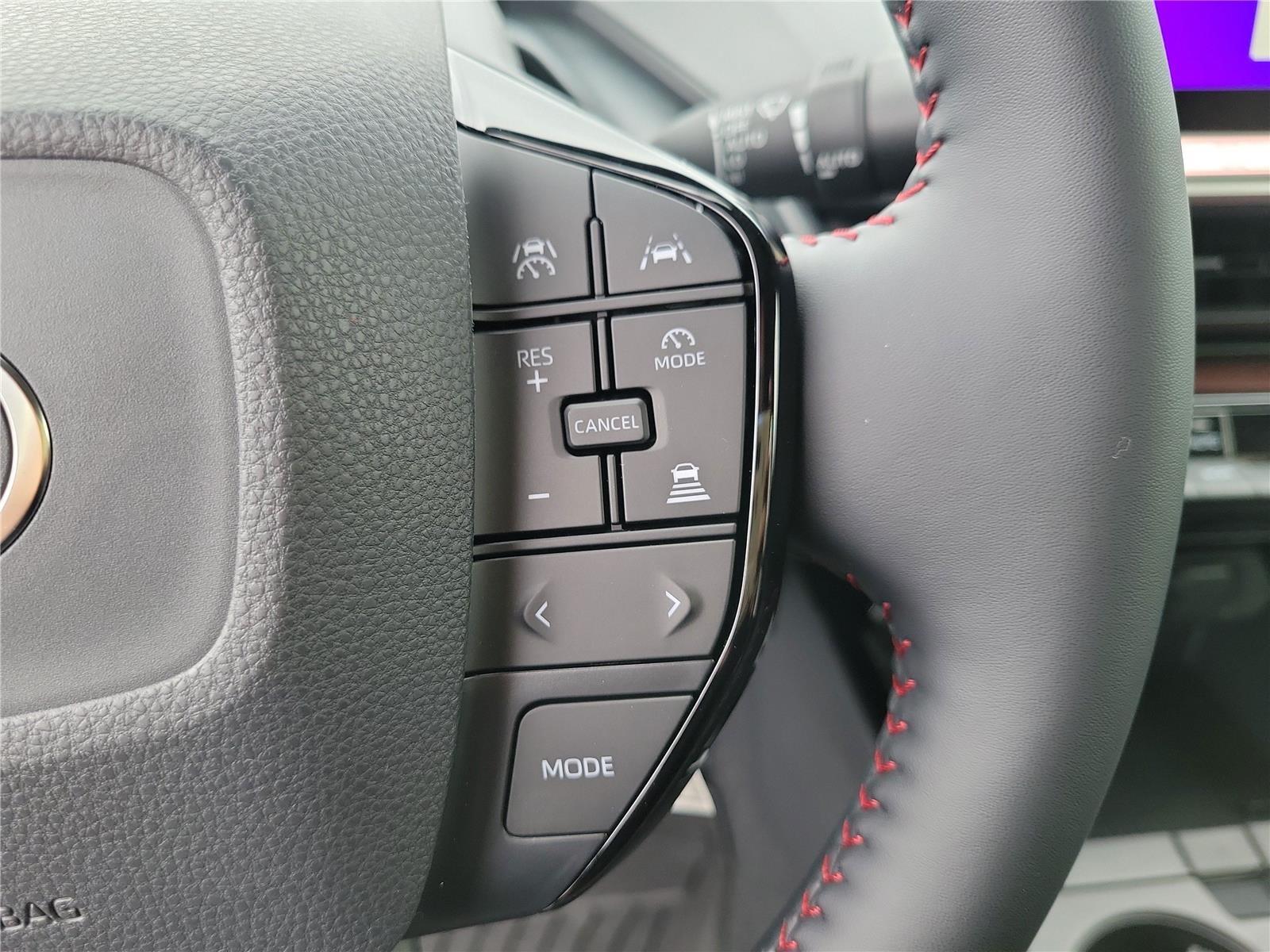 Toyota Prius Plug-In Hybrid Se - Thumbnail 12