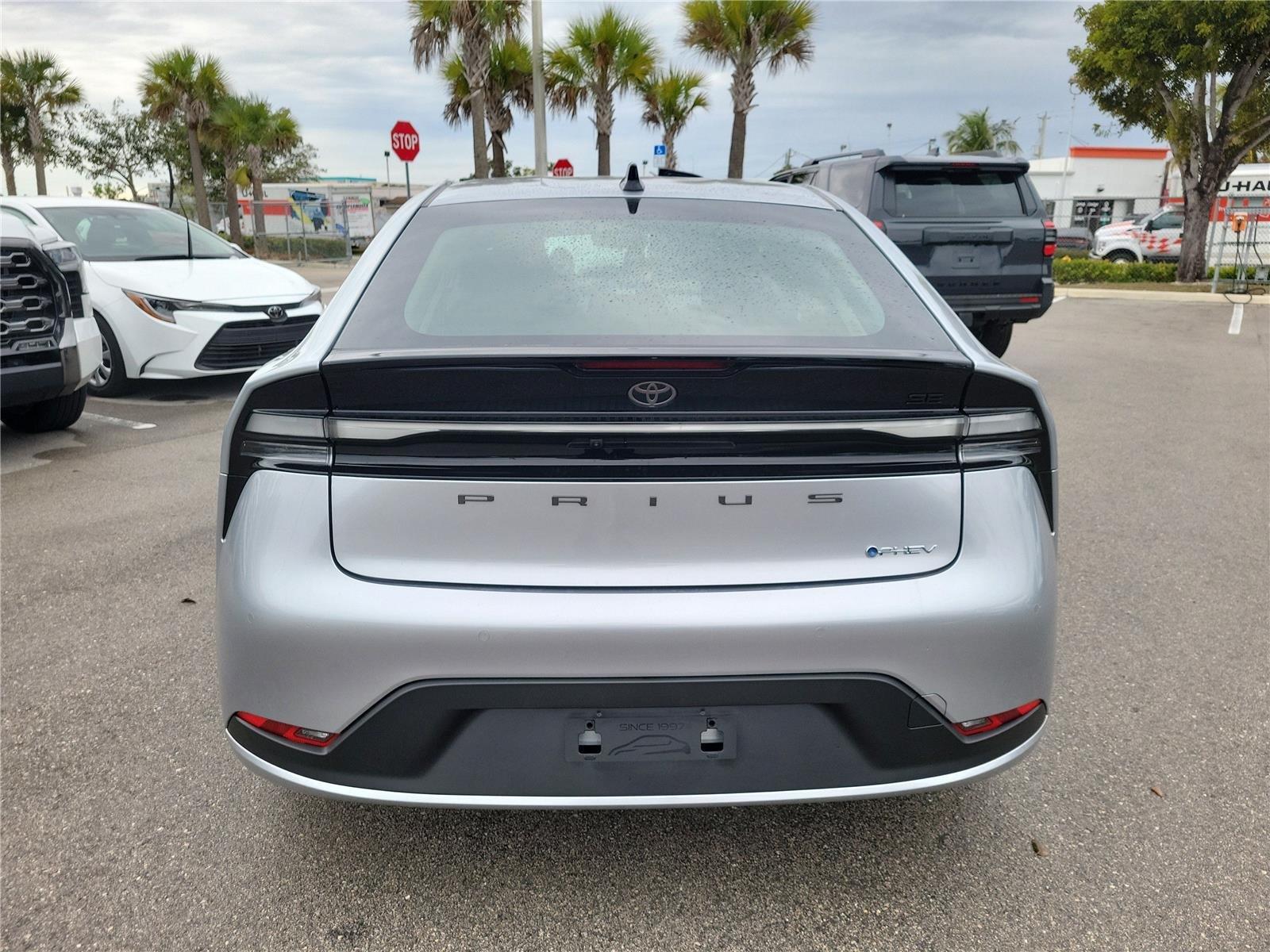 Toyota Prius Plug-In Hybrid Se - Thumbnail 6