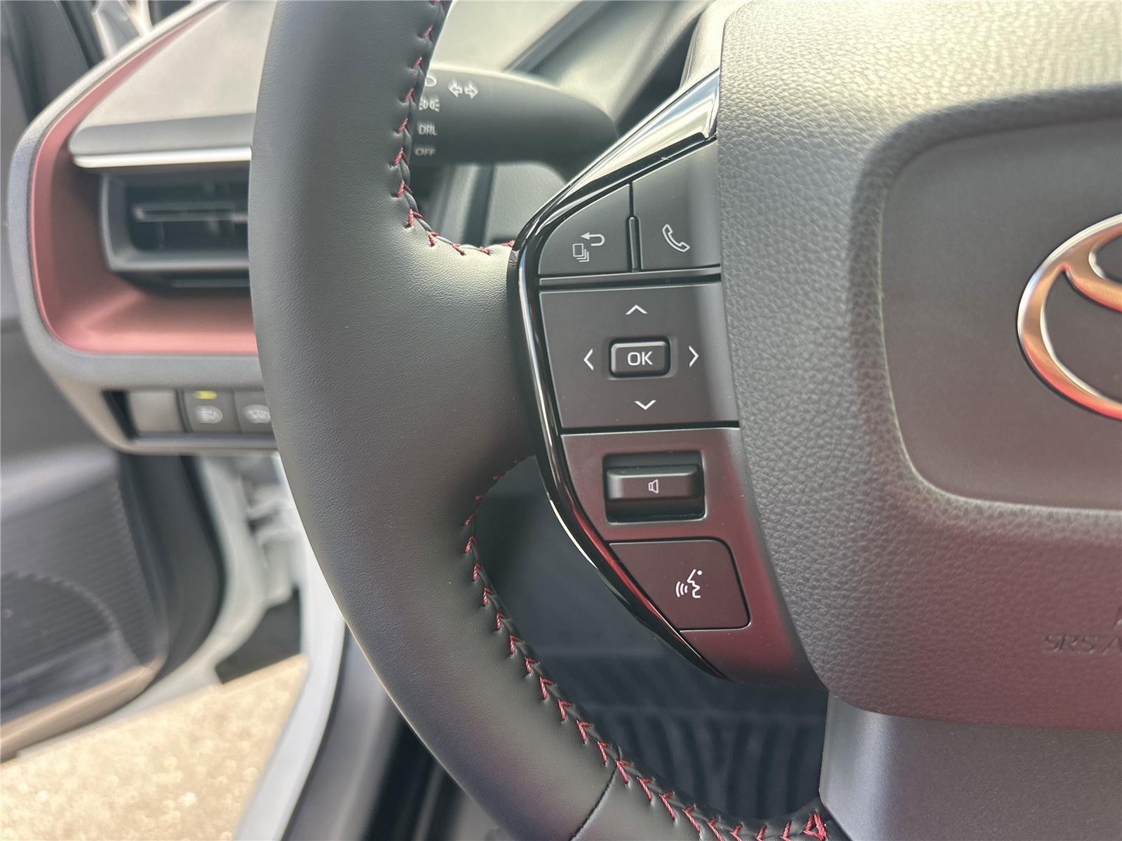 Toyota Prius Plug-In Hybrid Se - Thumbnail 10