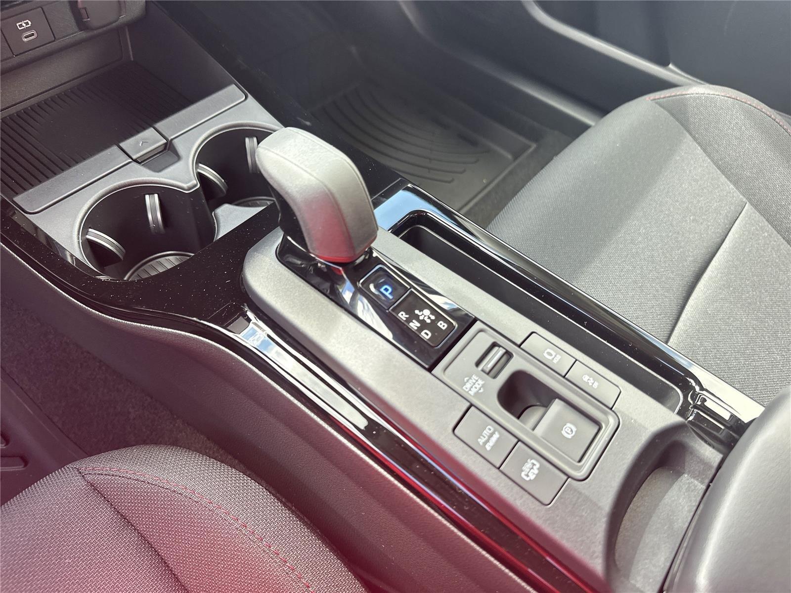 Toyota Prius Plug-In Hybrid Se - Thumbnail 14