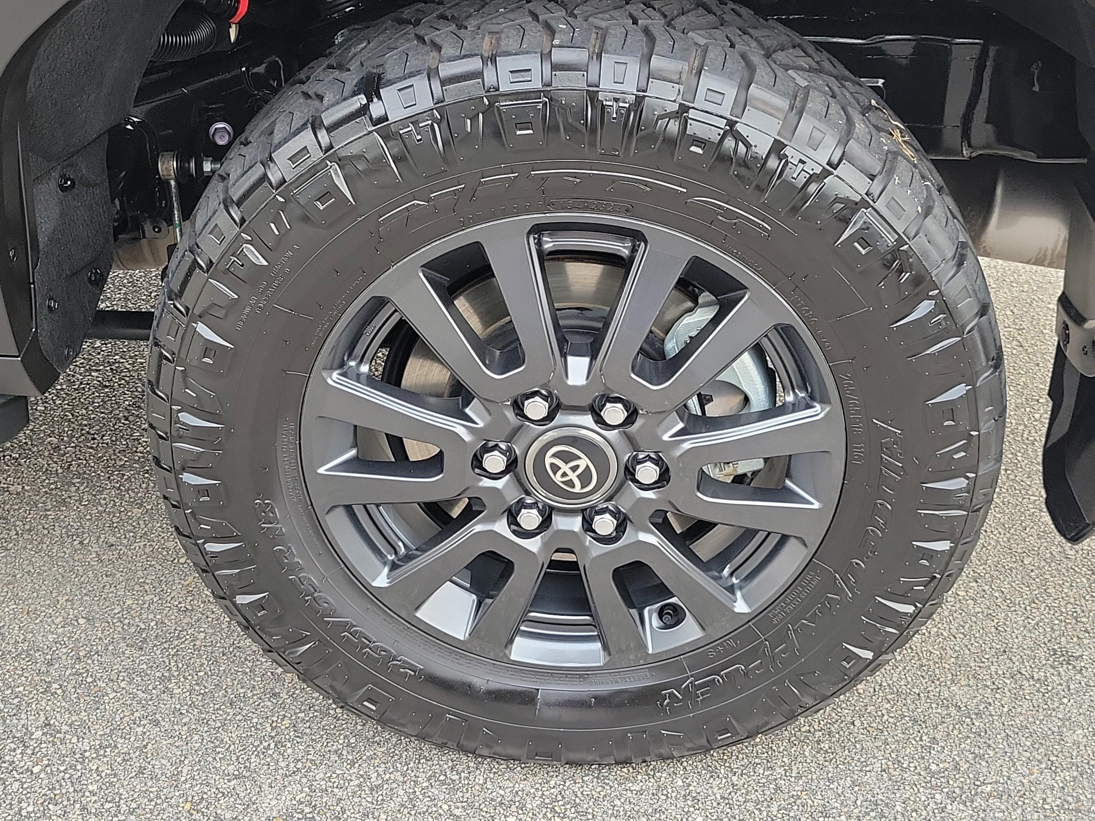 Toyota Land Cruiser 4Wd - Thumbnail 8