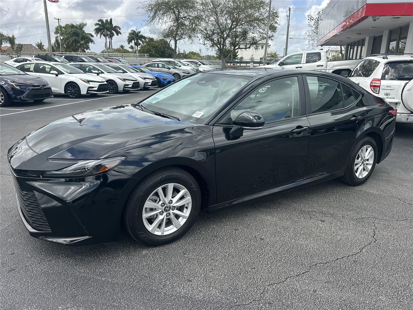 Toyota Camry Le Front Wheel Drive - Thumbnail 2